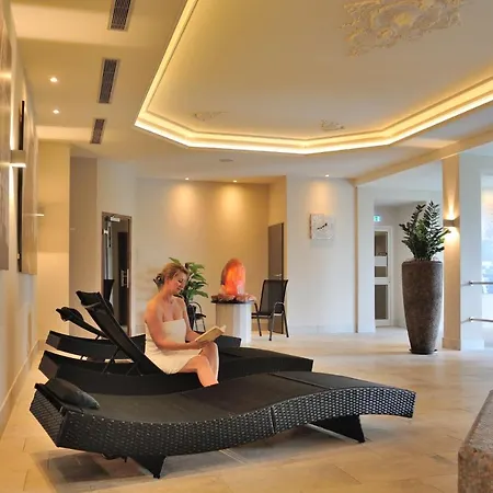 Gruettner Mit Eigenem Sole Thermal Schwimmbad 32 Grad Und Saunalandschaft Hotel *