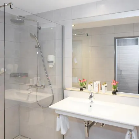 Kurhotel Gruettner Mit Eigenem Sole Thermal Schwimmbad 32 Grad Und Saunalandschaft Hotel