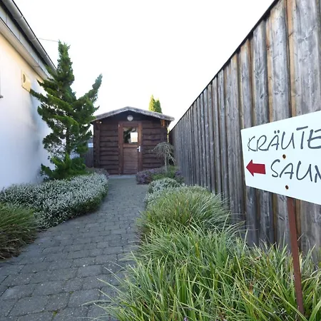 Gruettner Mit Eigenem Sole Thermal Schwimmbad 32 Grad Und Saunalandschaft Westernkotten