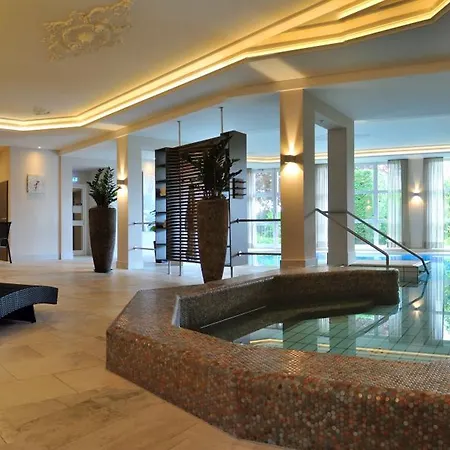 Gruettner Mit Eigenem Sole Thermal Schwimmbad 32 Grad Und Saunalandschaft فندق *