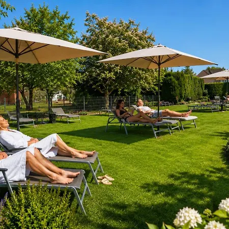 Gruettner Mit Eigenem Sole Thermal Schwimmbad 32 Grad Und Saunalandschaft *