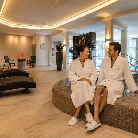 Hotel Gruettner Mit Eigenem Sole Thermal Schwimmbad 32 Grad Und Saunalandschaft *