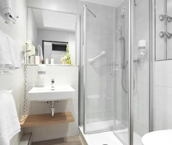 Gruettner Mit Eigenem Sole Thermal Schwimmbad 32 Grad Und Saunalandschaft * Westernkotten