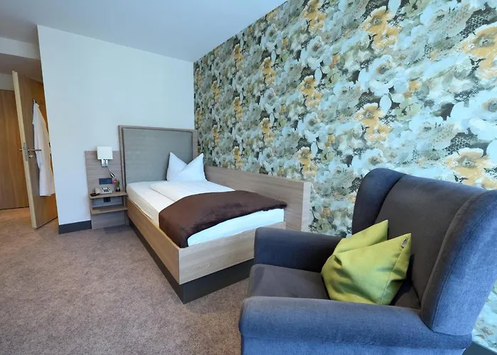 Otel Gruettner Mit Eigenem Sole Thermal Schwimmbad 32 Grad Und Saunalandschaft *