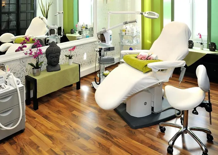 Gruettner Mit Eigenem Sole Thermal Schwimmbad 32 Grad Und Saunalandschaft Westernkotten