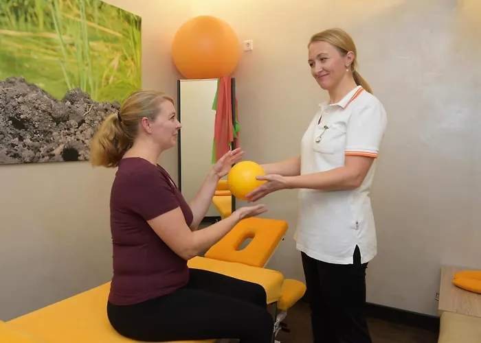 Gruettner Mit Eigenem Sole Thermal Schwimmbad 32 Grad Und Saunalandschaft *