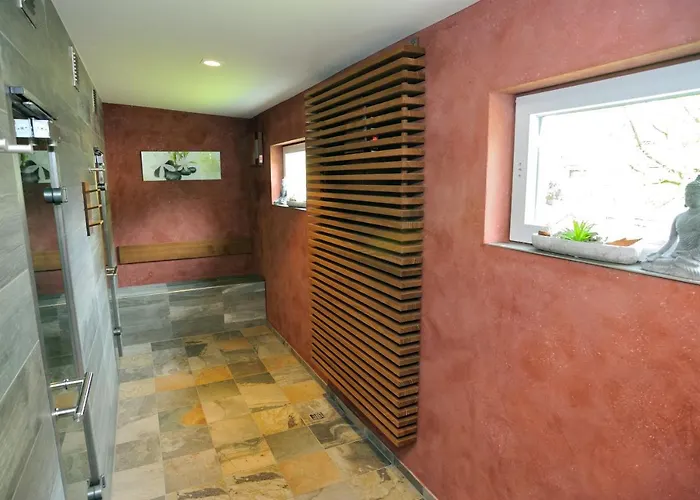 Gruettner Mit Eigenem Sole Thermal Schwimmbad 32 Grad Und Saunalandschaft *